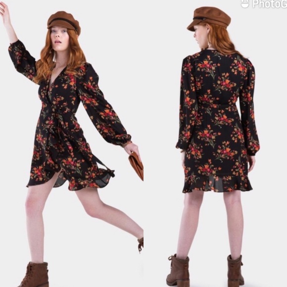 Miami Francesca’s Ginger Floral Romper - Picture 2 of 12
